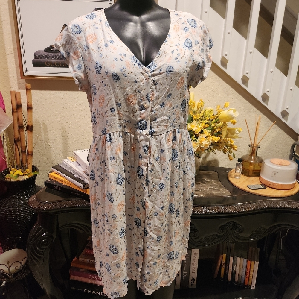 Reistor Cap Sleeved Short floral Dress Size L - Picture 2 of 6